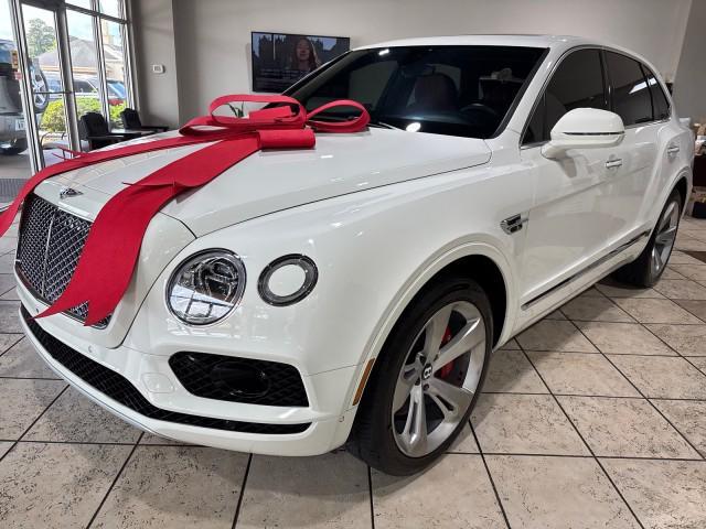 Photo of 2018 Glacier White Bentley Bentayga