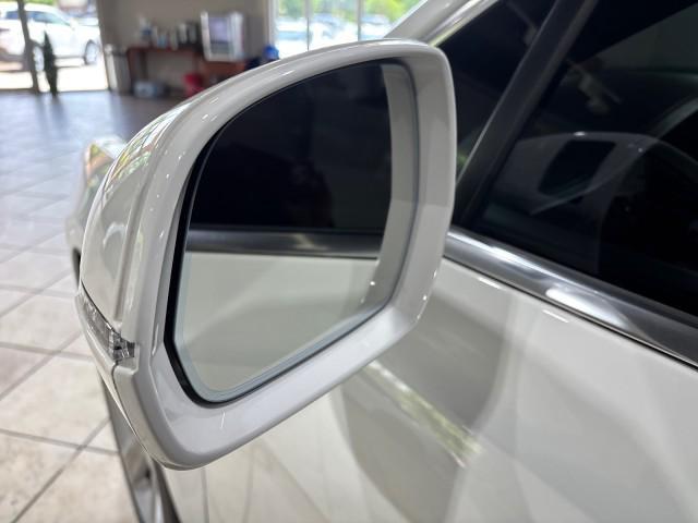 Photo of 2018 Glacier White Bentley Bentayga