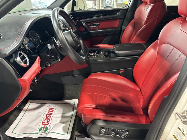 Photo of 2018 Glacier White Bentley Bentayga