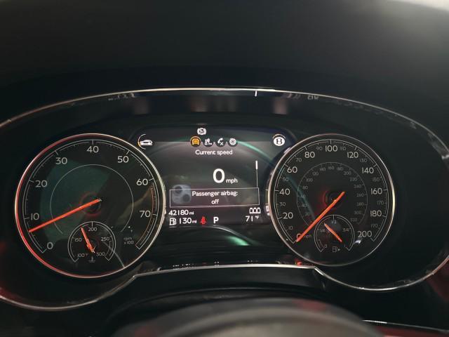 Photo of 2018 Glacier White Bentley Bentayga