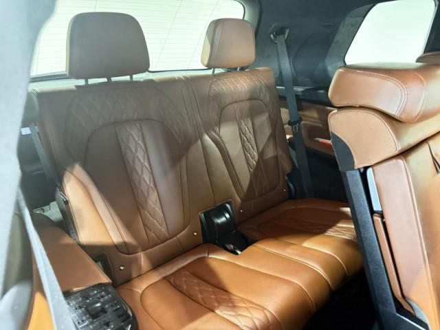 Photo of 2022 Carbon Black Metallic BMW X7