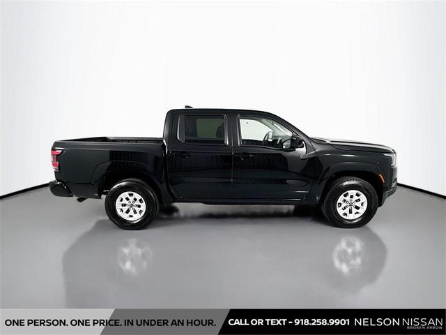 Photo of 2024 Super Black Nissan Frontier