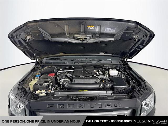 Photo of 2024 Super Black Nissan Frontier