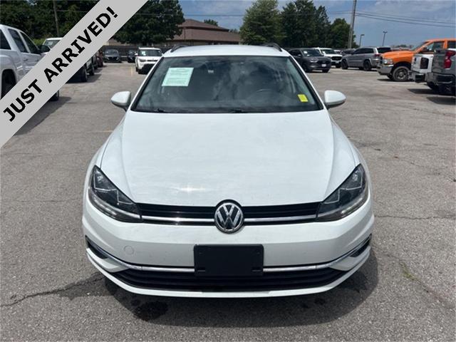 Photo of 2019 White Volkswagen Golf SportWagen