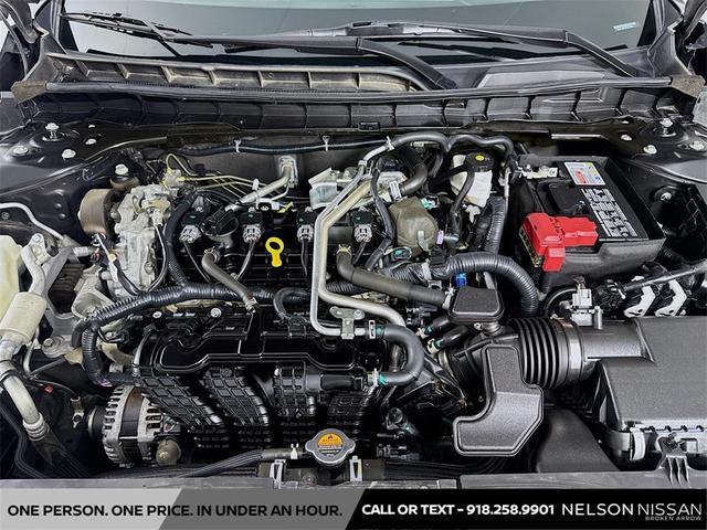 Photo of 2022 Super Black Clearcoat Nissan Altima