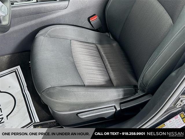 Photo of 2022 Super Black Clearcoat Nissan Altima
