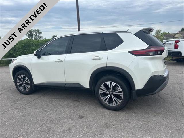 Photo of 2023 Pearl White Tricoat Nissan Rogue