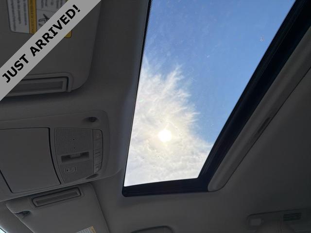 Photo of 2023 Aspen White Tricoat Nissan Armada