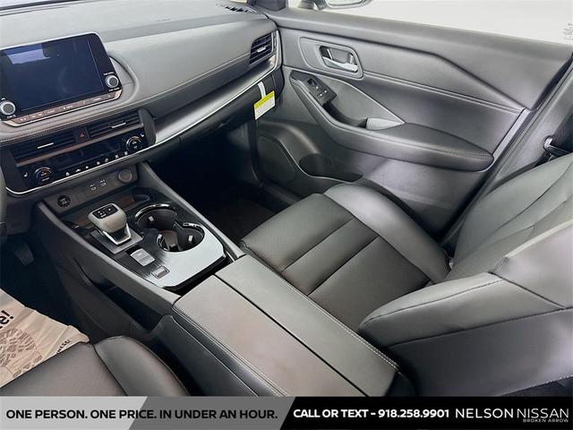 Photo of 2025 Everest White Pearl Nissan Rogue