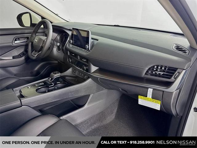 Photo of 2025 Everest White Pearl Nissan Rogue