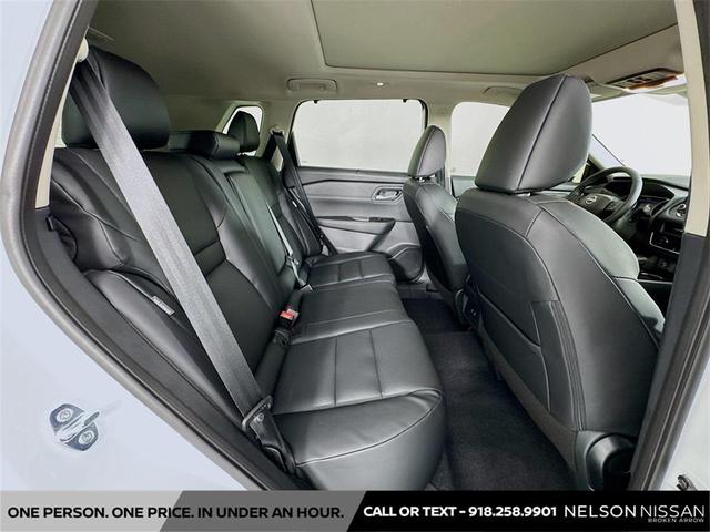 Photo of 2025 Everest White Pearl Nissan Rogue