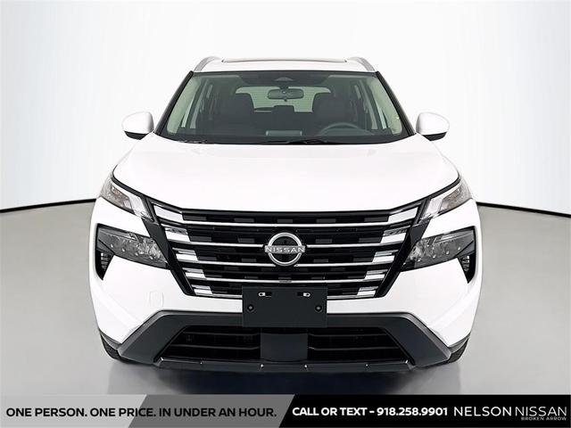 Photo of 2025 Everest White Pearl Nissan Rogue