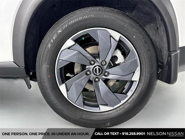 Photo of 2025 Everest White Pearl Nissan Rogue