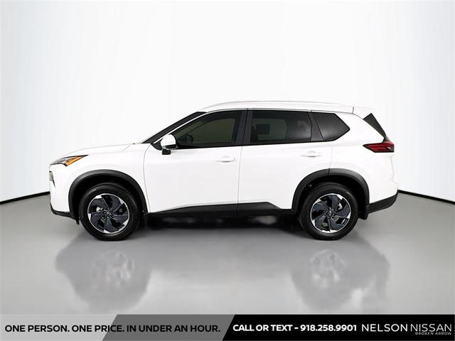 Photo of 2025 Everest White Pearl Nissan Rogue