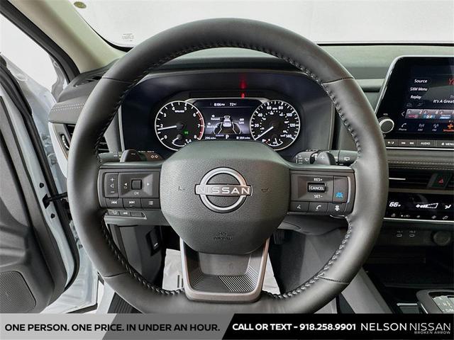 Photo of 2025 Everest White Pearl Nissan Rogue