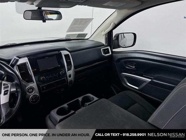 Photo of 2017 Gun Metallic Nissan Titan