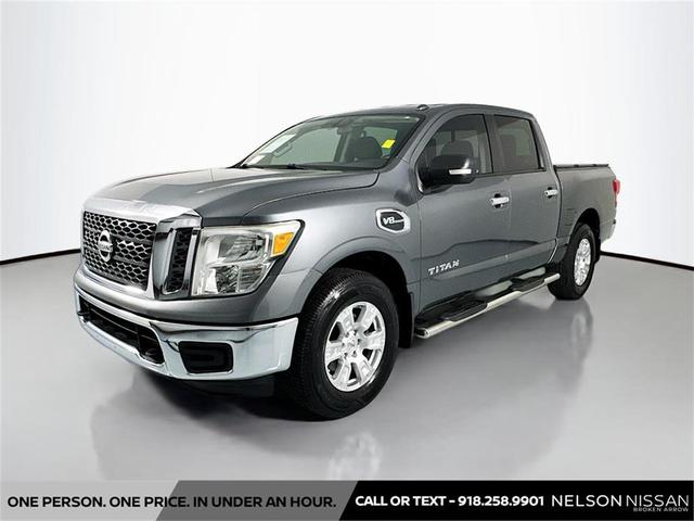 Photo of 2017 Gun Metallic Nissan Titan