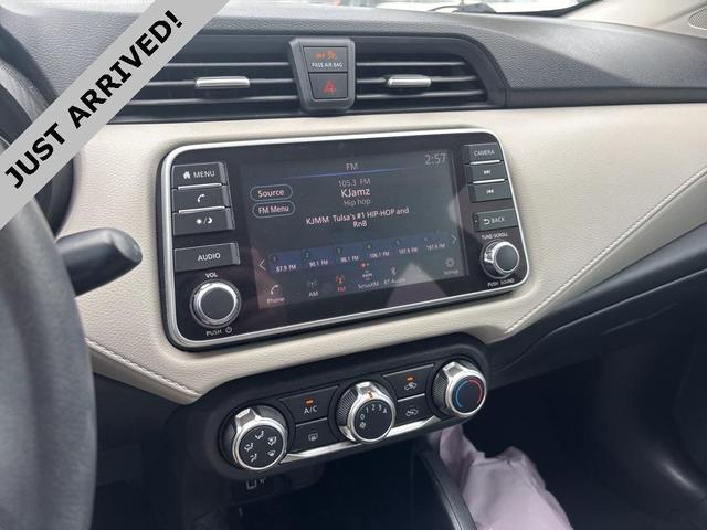 Photo of 2021 Super Black Nissan Versa