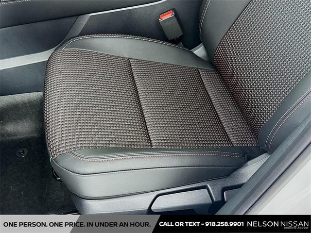 Photo of 2025 Aspen White Tricoat Nissan Kicks