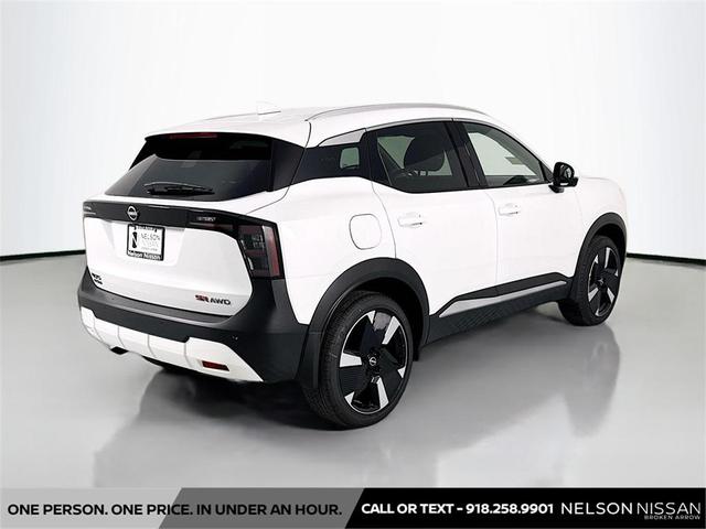 Photo of 2025 Aspen White Tricoat Nissan Kicks