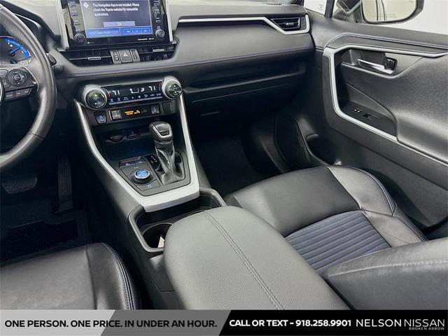 Photo of 2021 Blizzard Pearl/Midnight Black Metallic Toyota RAV4 Hybrid