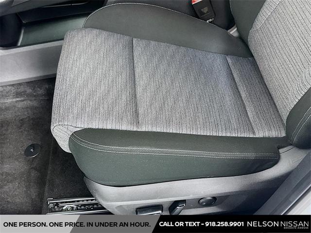 Photo of 2023 Pearl White Tricoat Nissan Rogue