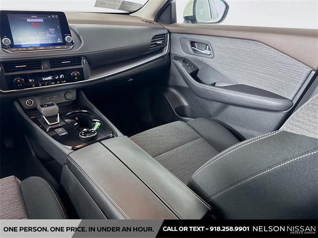Photo of 2023 Pearl White Tricoat Nissan Rogue
