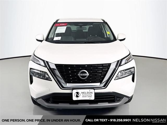 Photo of 2023 Pearl White Tricoat Nissan Rogue