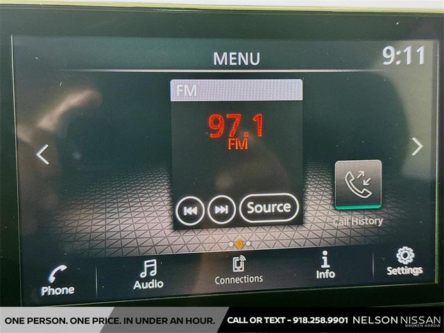 Photo of 2023 Pearl White Tricoat Nissan Rogue