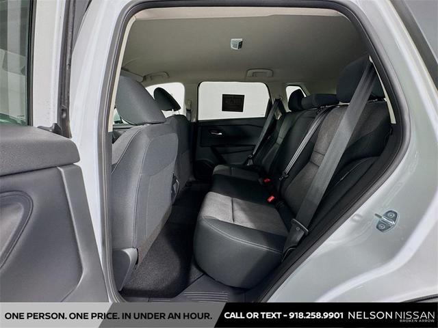 Photo of 2025 Everest White Pearl Nissan Rogue