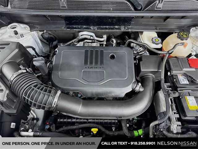 Photo of 2023 Summit White GMC Acadia
