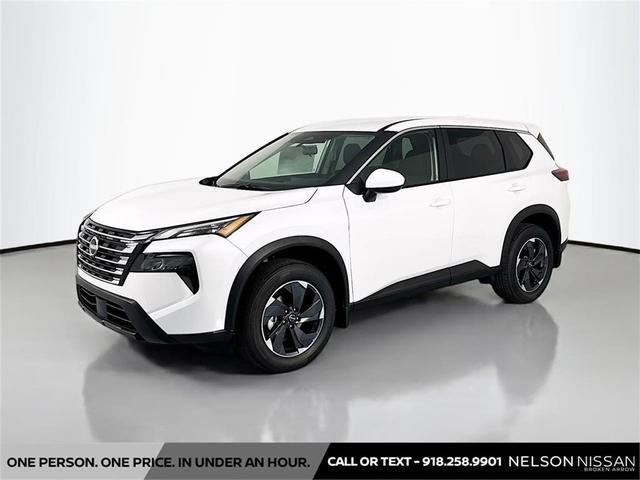 Photo of 2025 Everest White Pearl Nissan Rogue