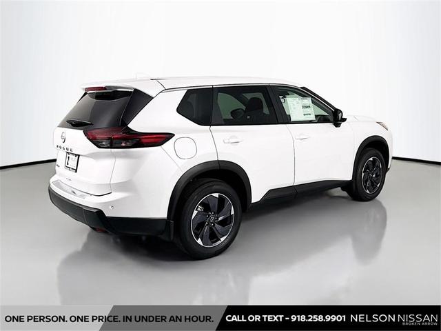Photo of 2025 Everest White Pearl Nissan Rogue