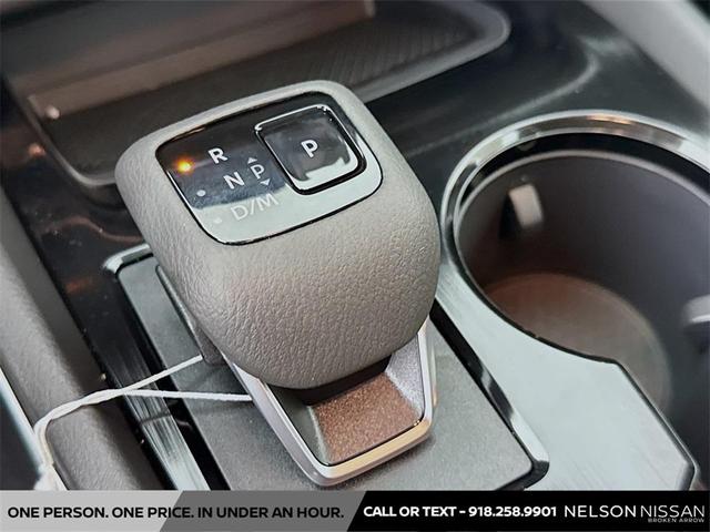 Photo of 2025 Everest White Pearl Nissan Rogue