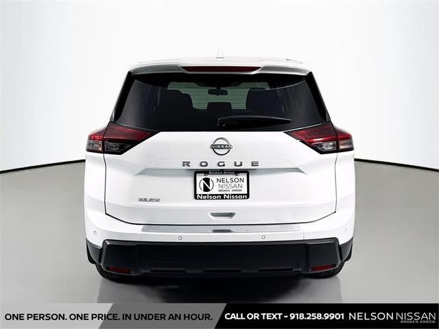 Photo of 2025 Everest White Pearl Nissan Rogue