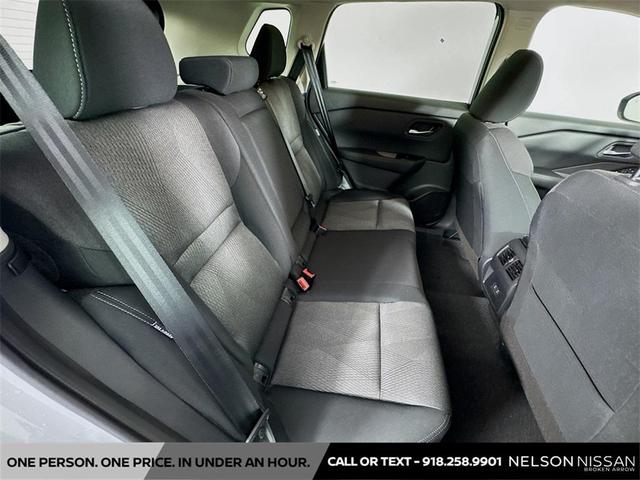 Photo of 2025 Everest White Pearl Nissan Rogue