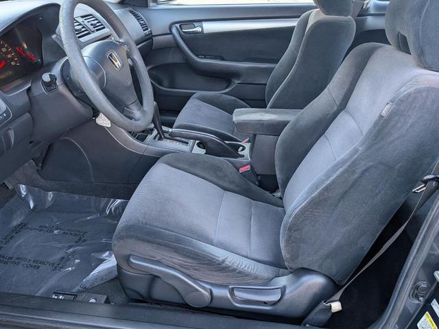 Photo of 2005 Graphite Pearl Honda Accord
