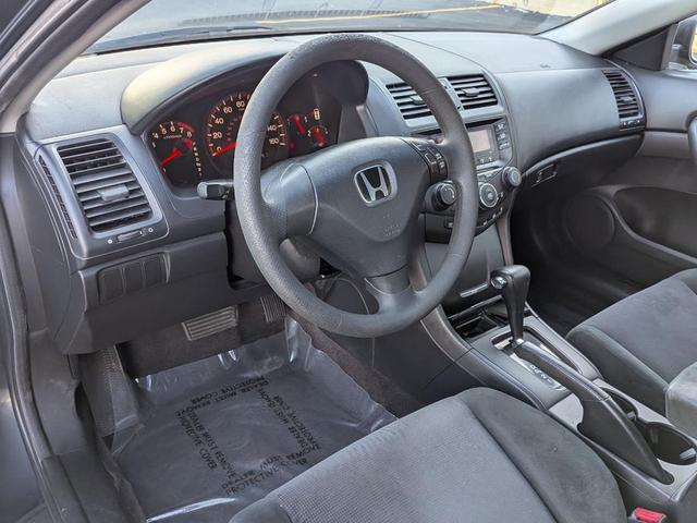 Photo of 2005 Graphite Pearl Honda Accord