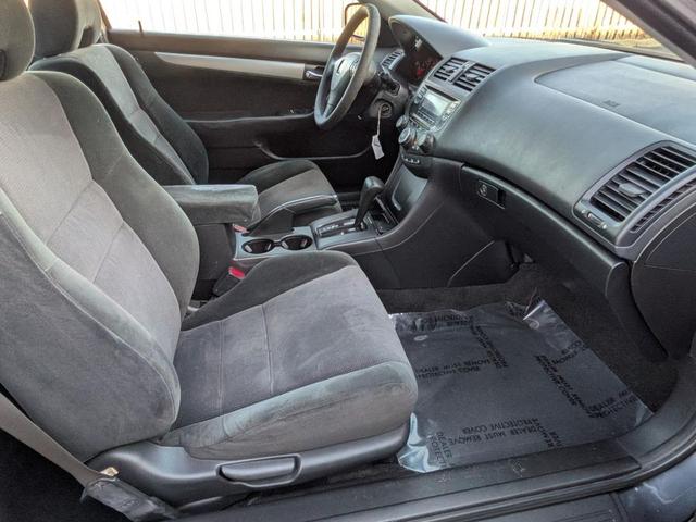 Photo of 2005 Graphite Pearl Honda Accord