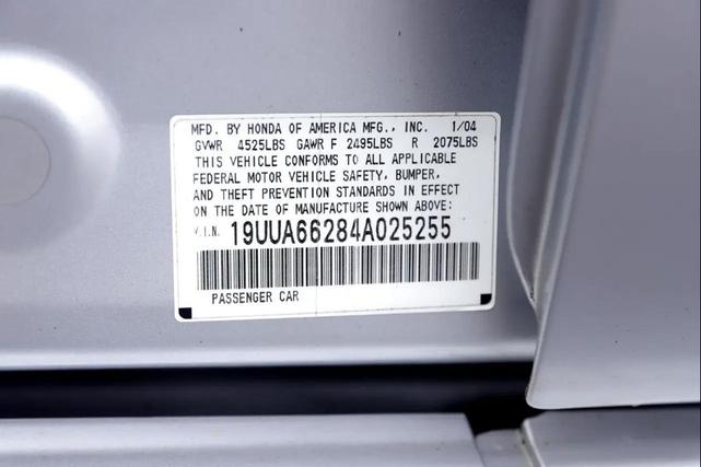 Photo of 2004 Satin Silver Metallic Acura TL