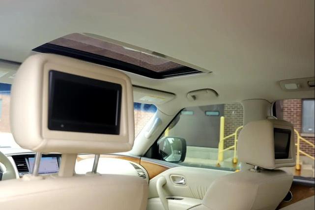 Photo of 2013 Moonlight White INFINITI QX56