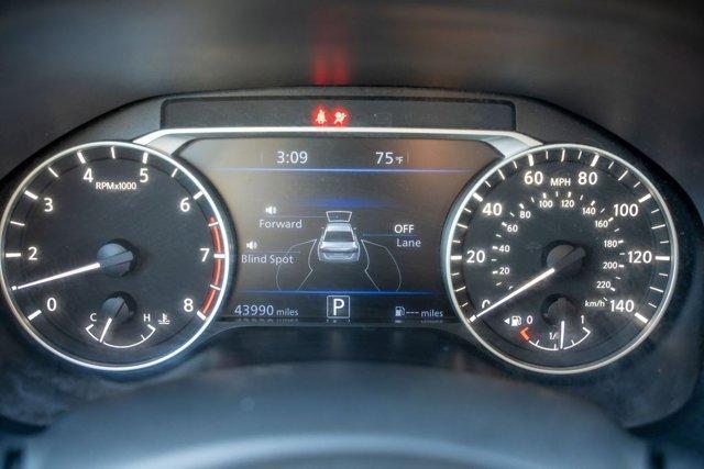 Photo of 2023 Pearl White Tricoat Nissan Altima
