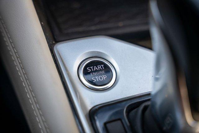 Photo of 2023 Pearl White Tricoat Nissan Altima