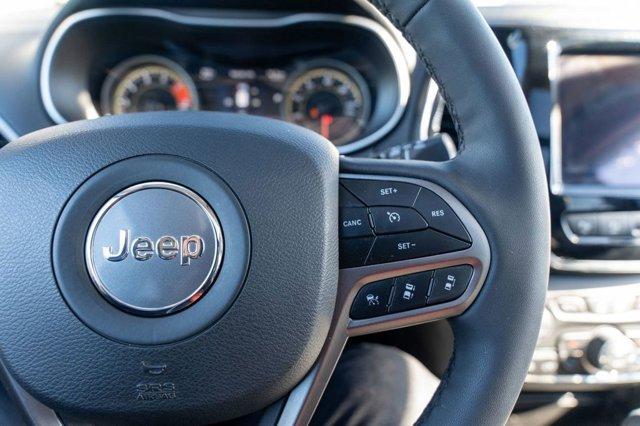 Photo of 2021 Bright White Clearcoat Jeep Cherokee