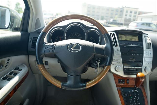 Photo of 2005 Gray Lexus RX 330