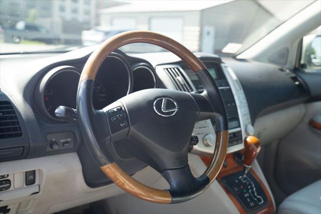 Photo of 2005 Gray Lexus RX 330