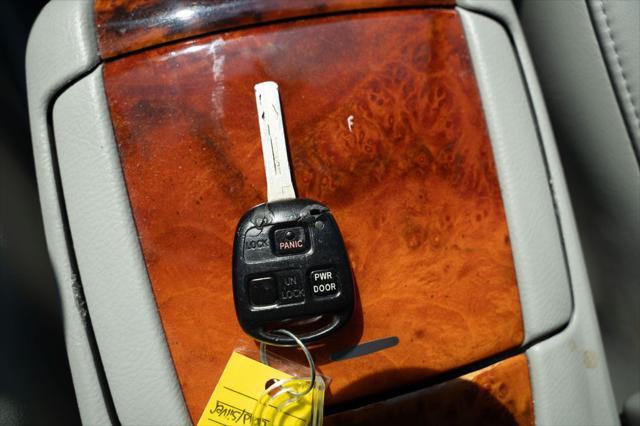 Photo of 2005 Gray Lexus RX 330