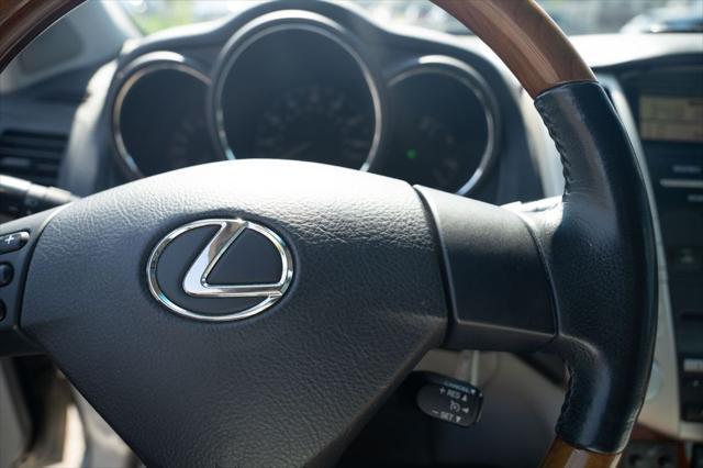 Photo of 2005 Gray Lexus RX 330