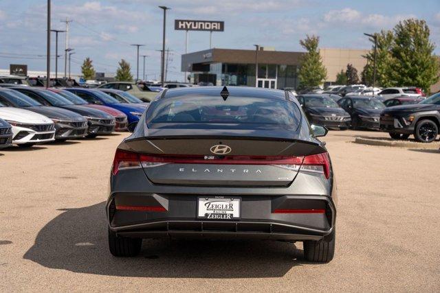 Photo of 2025 Amazon Gray Hyundai ELANTRA HEV