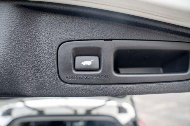 Photo of 2022 Platinum White Pearl Honda CR-V